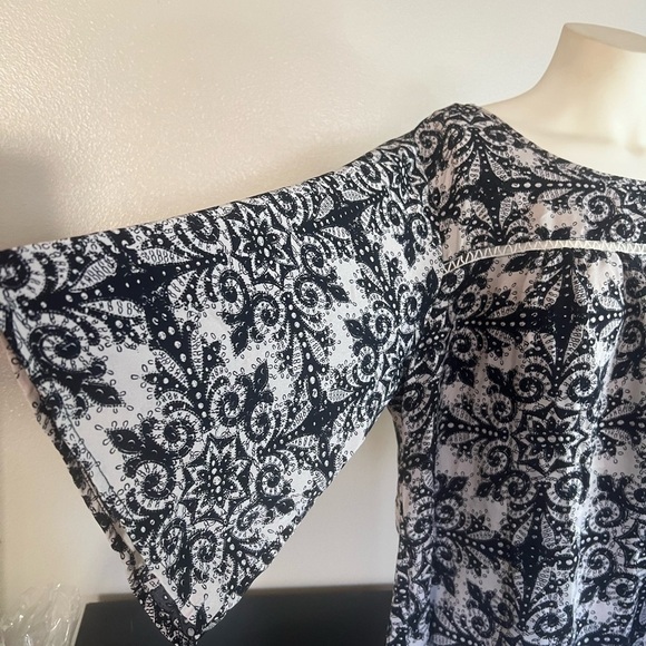 Bloomchic Patterned Blouse - Picture 3 of 6